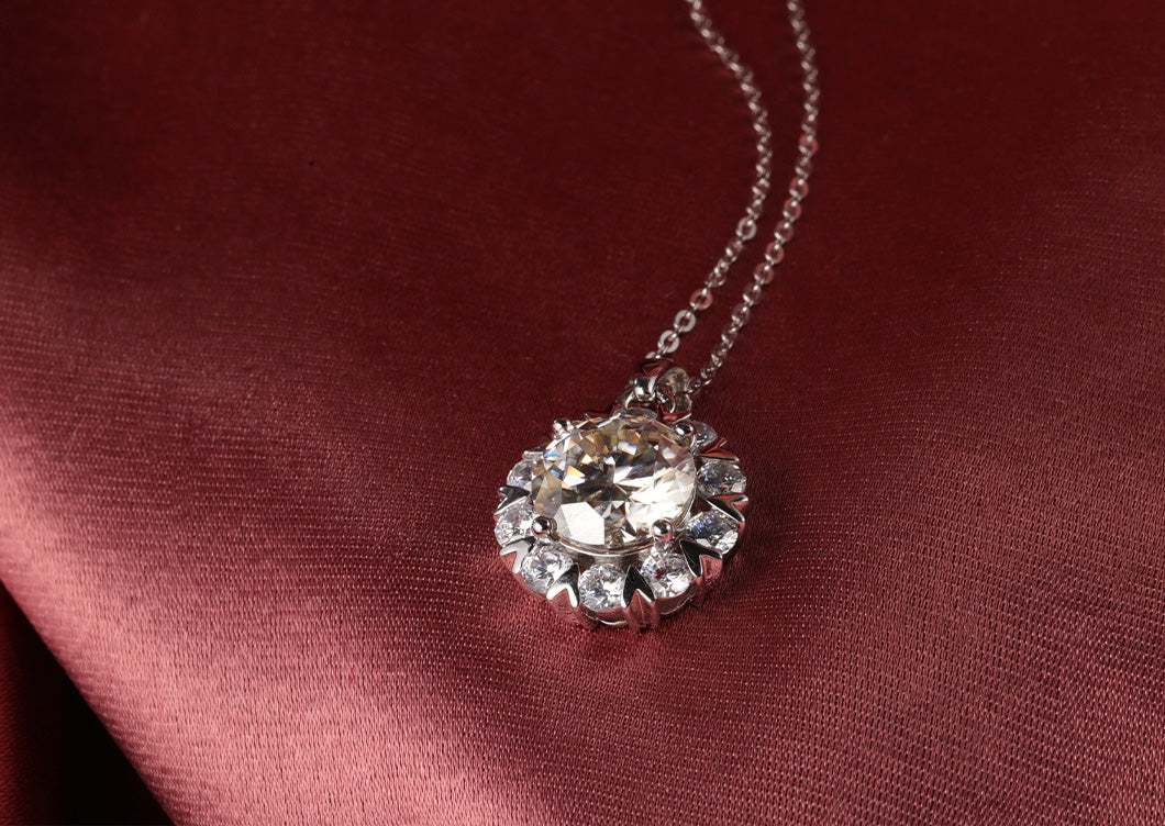 Timeless Love & Style: Why Moissanite Jewelry is the Perfect Mother’s Day Gift