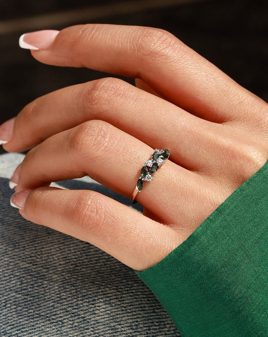 Minimalist Leaf Silver Moss Agate Ring