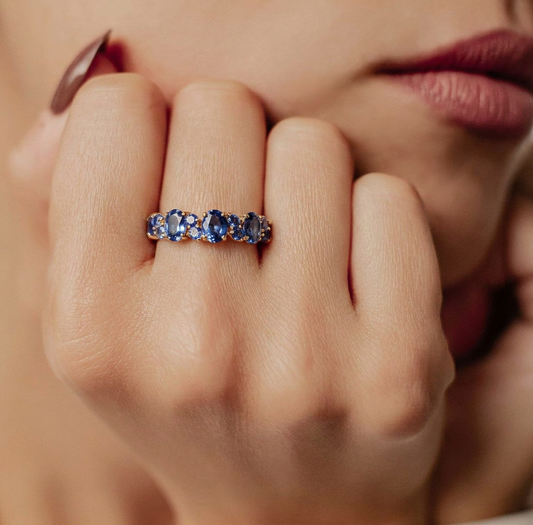 Starlake Promise | Natural Blue Sapphire Engagement Ring