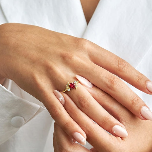 Cora‘s Heartfire | Luxury Ruby Engagement Ring