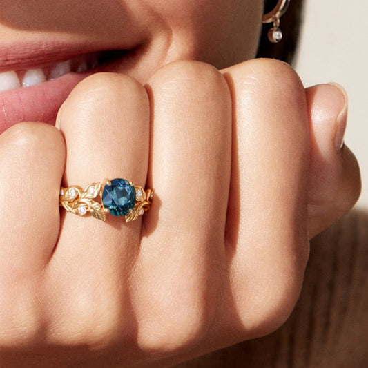 Lyra‘s Bloom | Sapphire and Diamond Vine Engagement Ring