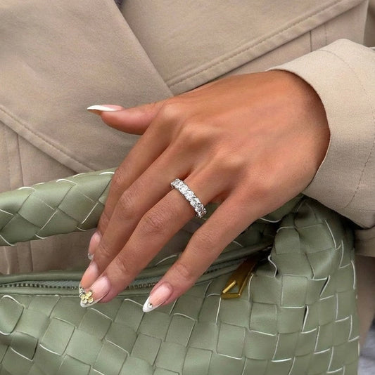 The Encircled Light | Round Cut Full Eternity Ring