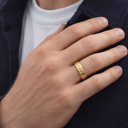 Arrow Edge | Polished Men’s Wedding Band