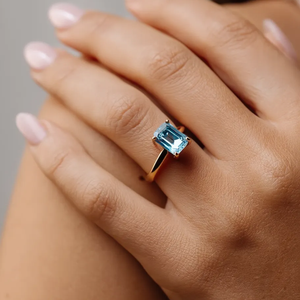 Celia‘s Lodestar | 3CT Emerald Cut Midnight Blue Ring
