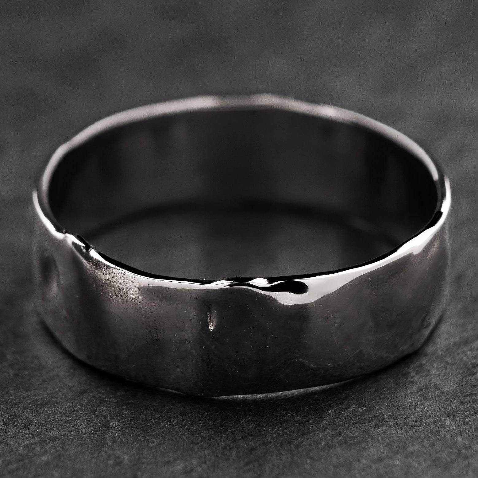 The Wide Flow Band – Man’s Ring in Liquid Gold Finish