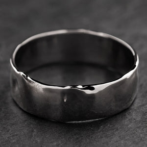 The Wide Flow Band – Man’s Ring in Liquid Gold Finish