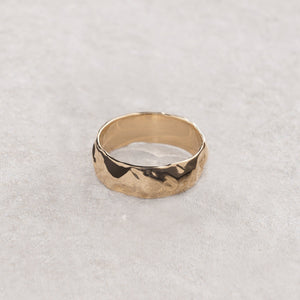 The Eternal Cast | Wide Band with Liquid Metal Texture