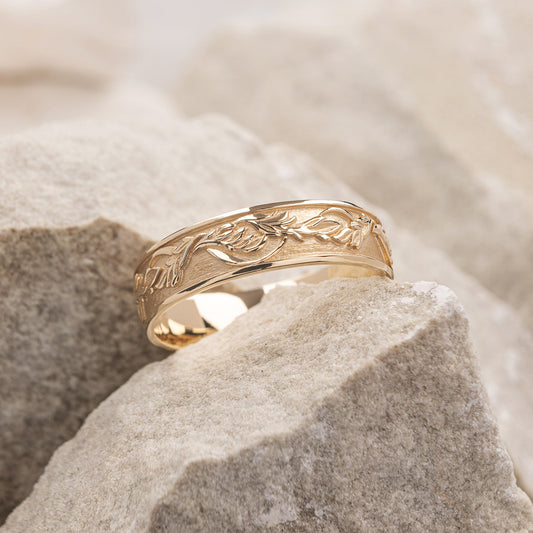 A Timeless Promise: The Wide Maple Leaf Wedding Band