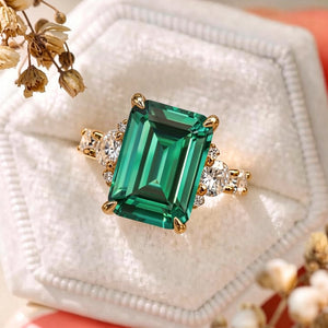 The Bella Emerald | 3CT Green Gemstone Solitaire Ring