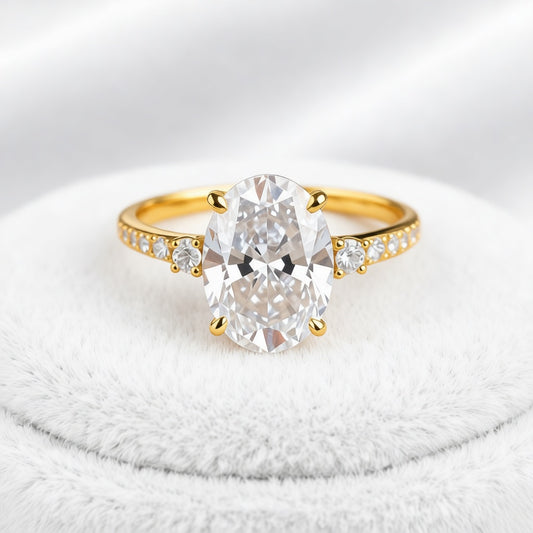 Luna’s Reflection | 2CT Oval Moissanite Ring