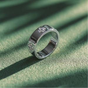 Clover Finder | Minimalist Stackable  Diamond Gold Band Ring