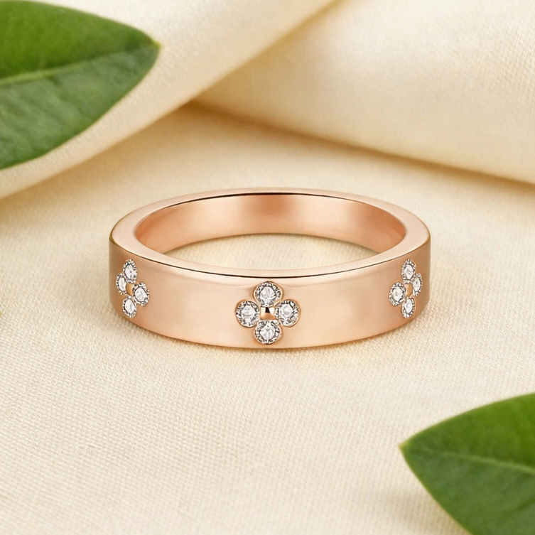 Clover Finder | Minimalist Stackable  Diamond Gold Band Ring