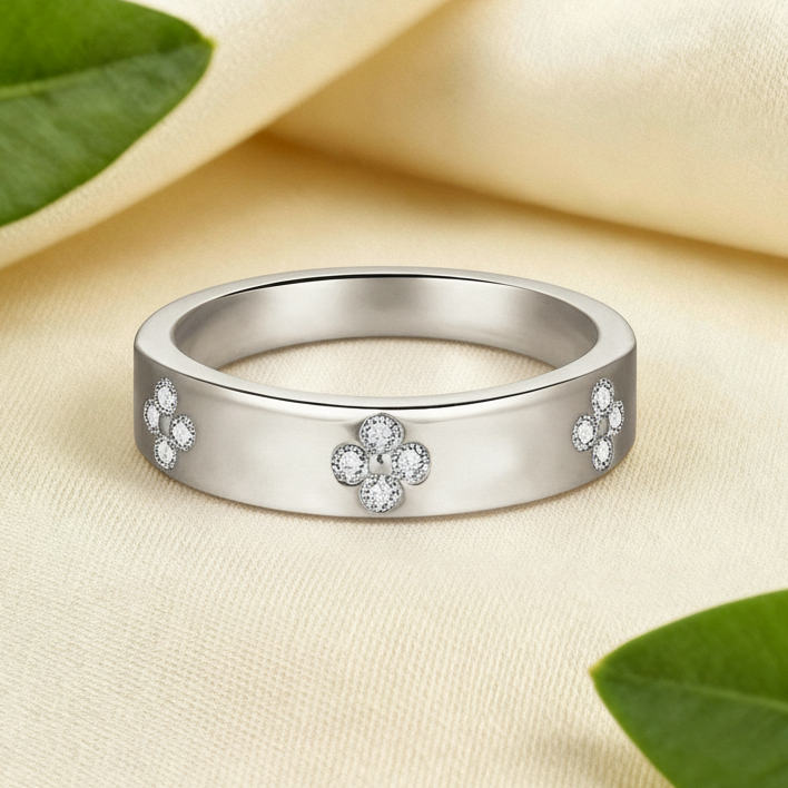 Clover Finder | Minimalist Stackable  Diamond Gold Band Ring