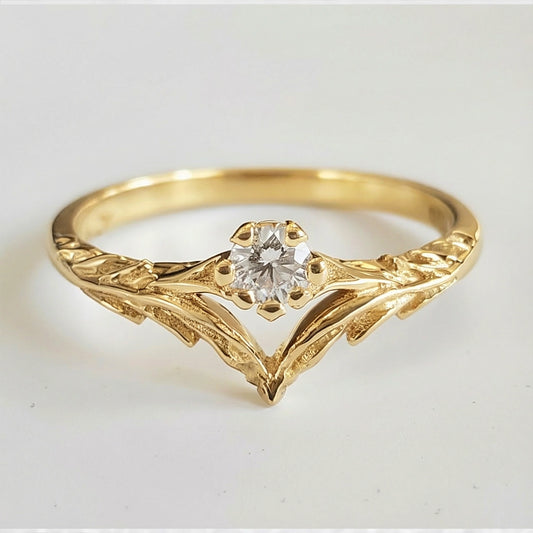 Angel’s Wing | V-Shaped Leaf Moissanite Solitaire Wedding Band