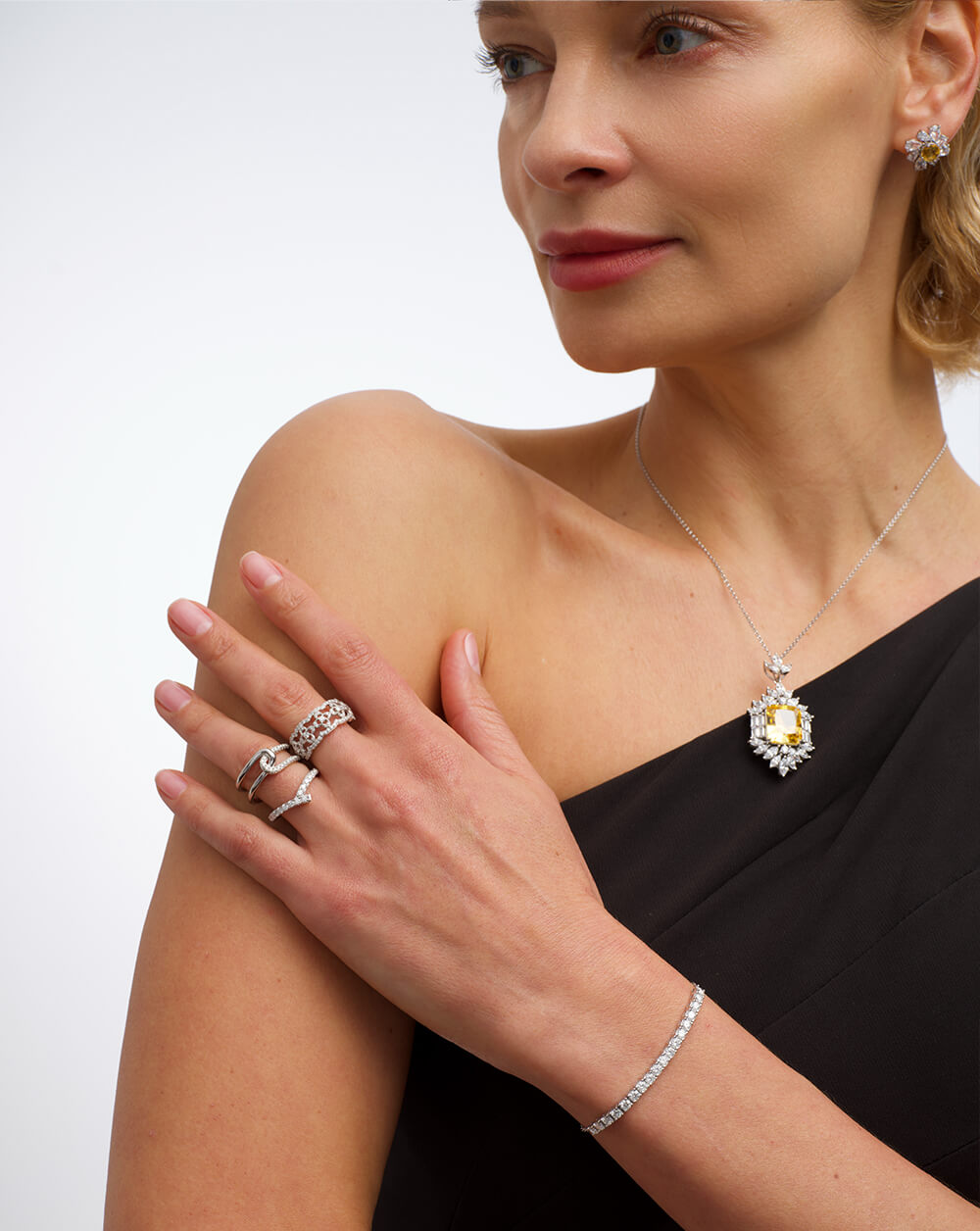 Vertice Lock Argent Silver Moissanite Ring
