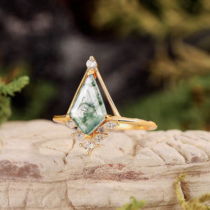 Unique Kite Cut Moss Agate Engagement Ring Set