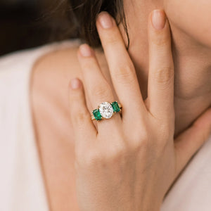 Audrey's Radiance | 2CT Oval Cut Moissanite Ring