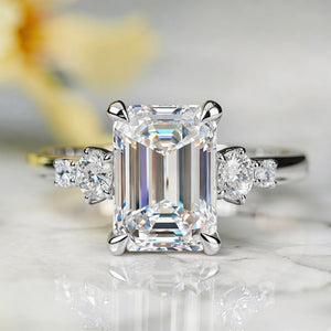 Victoria‘s Luster| Emerald Cut Moissanite Ring