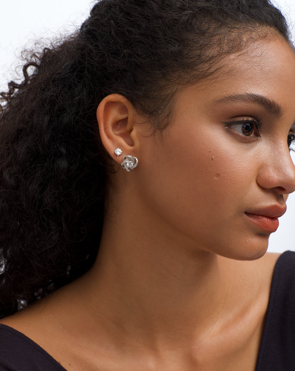 Round 4 Claw Sparkle Solitaire Stud Earrings