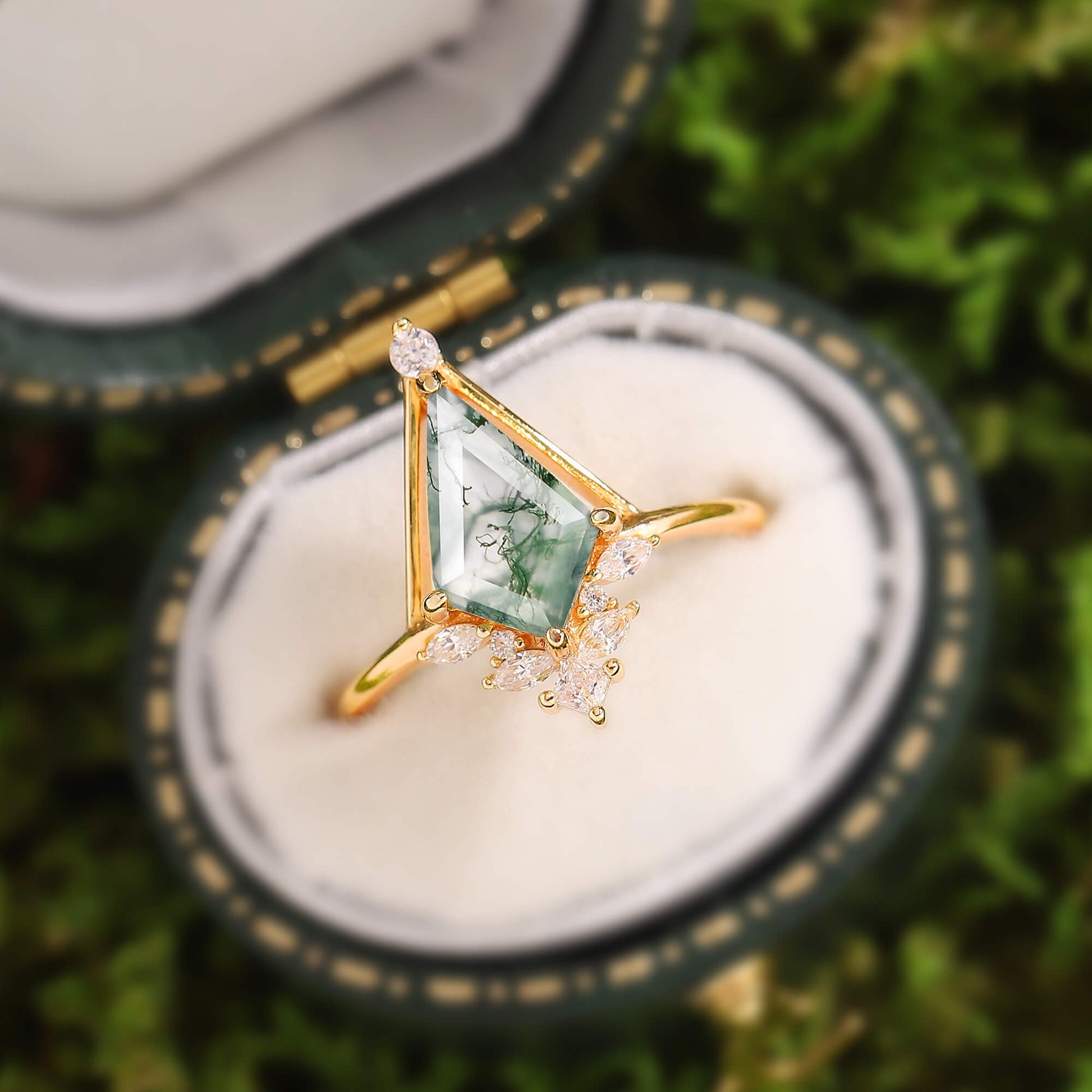 Unique Kite Cut Moss Agate Engagement Ring Set