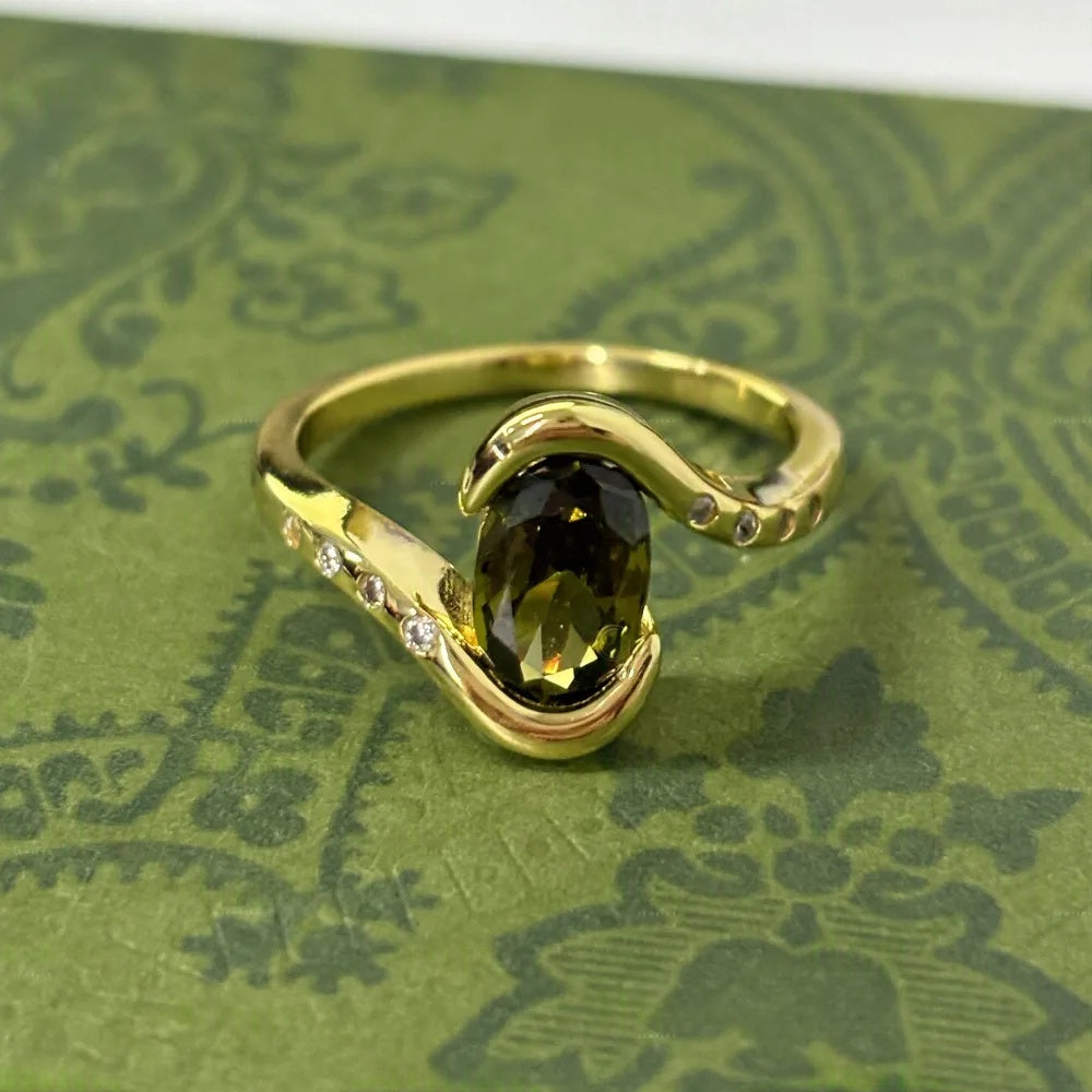 Oval Cut Vintage Style 4CT Green Gemstone Ring