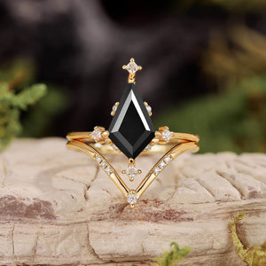 Nature Inspired Kite Cut Moss Agate Engagement Ring Set