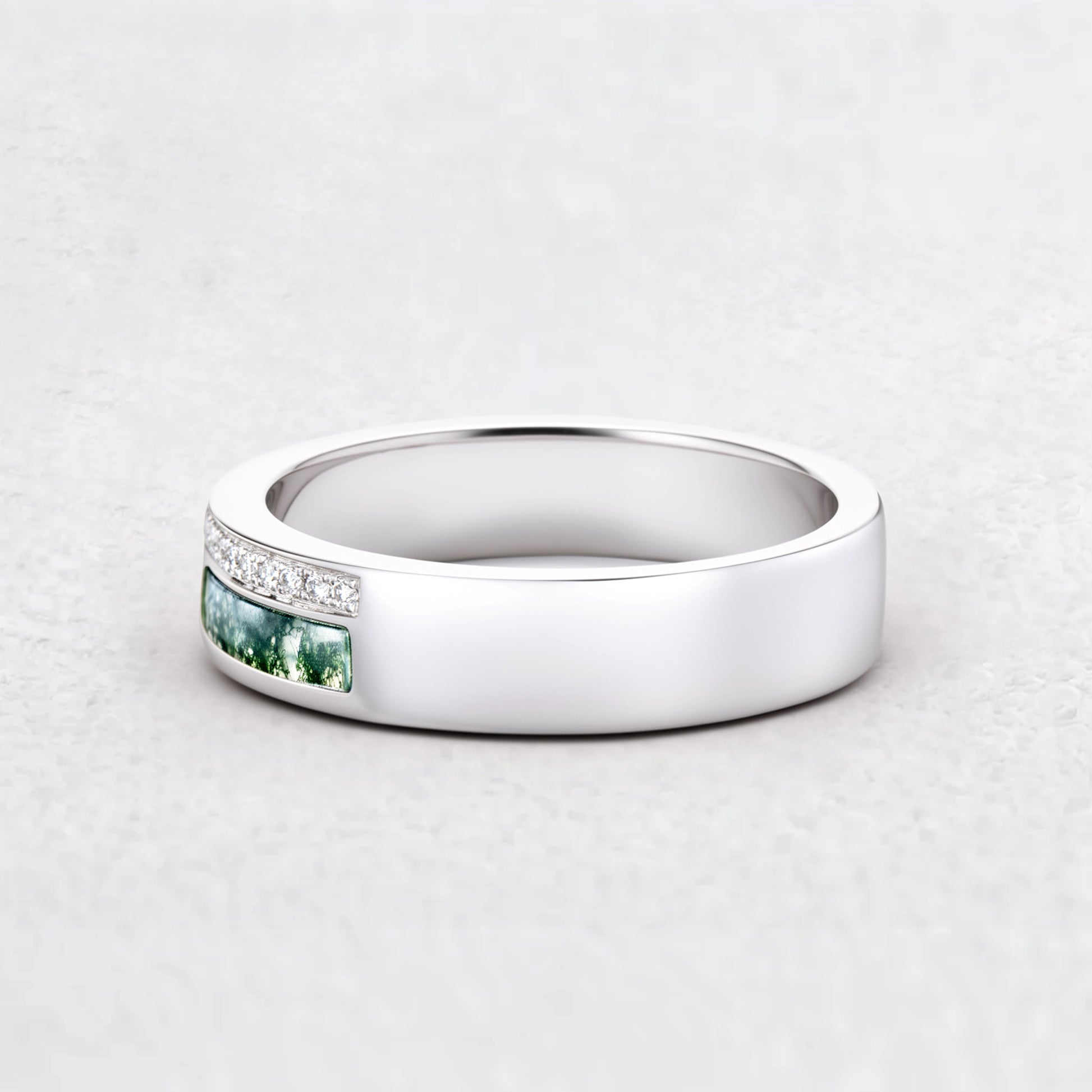 The Twin Rivers Band | Half-Bezel Horizon of Moss & Moissanite