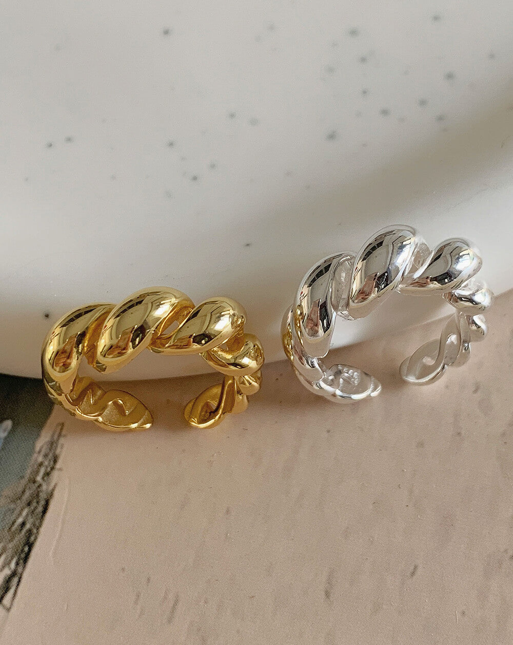 Gold Minimal Twist Dome Ring