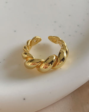 Gold Minimal Twist Dome Ring