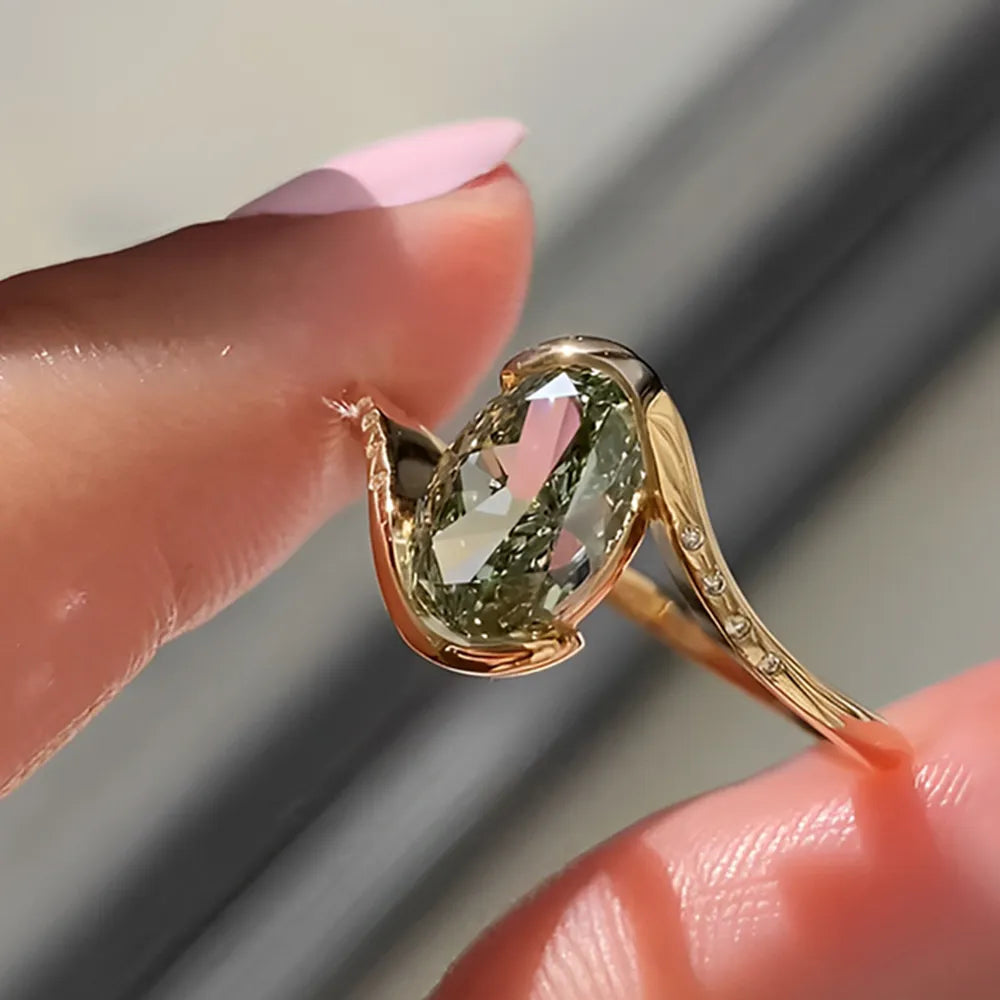 Oval Cut Vintage Style 4CT Green Gemstone Ring