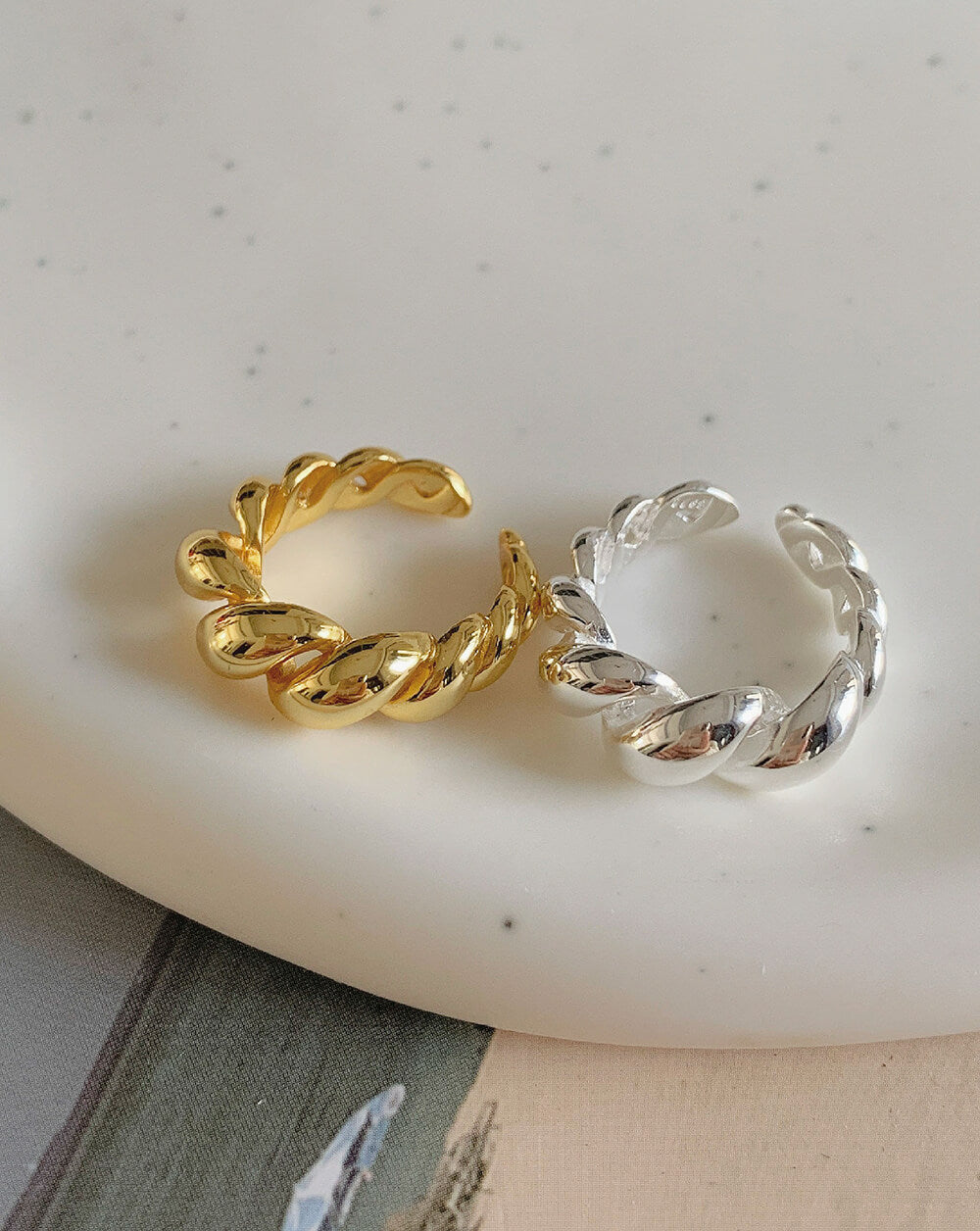 Gold Minimal Twist Dome Ring