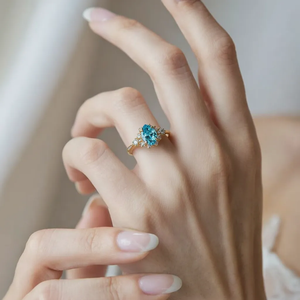 Aria‘s Bay | Marquise Cut Blue Halo Ring