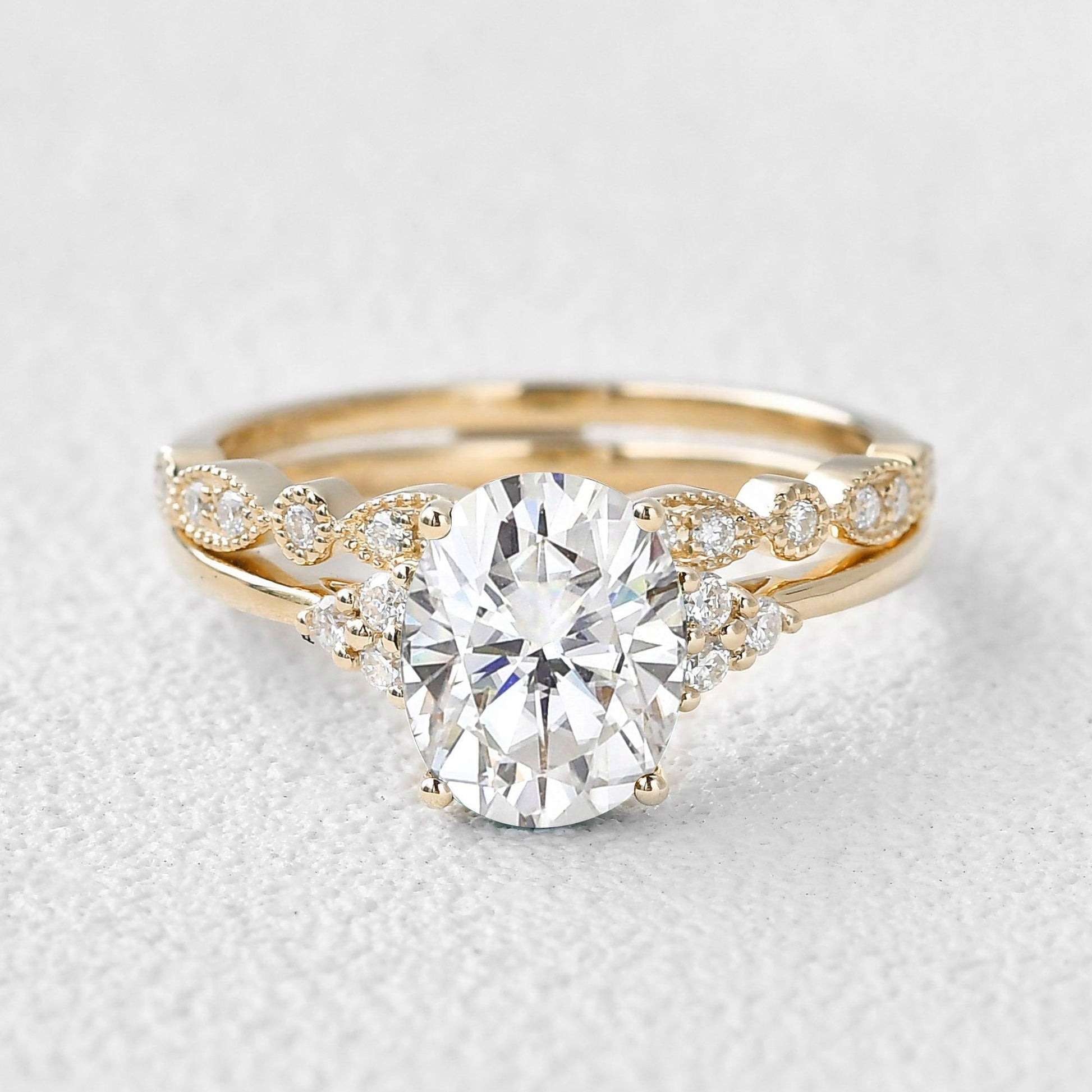 Vintage 2.0CT Oval Cut Moissanite Cluster Ring Set 2pcs