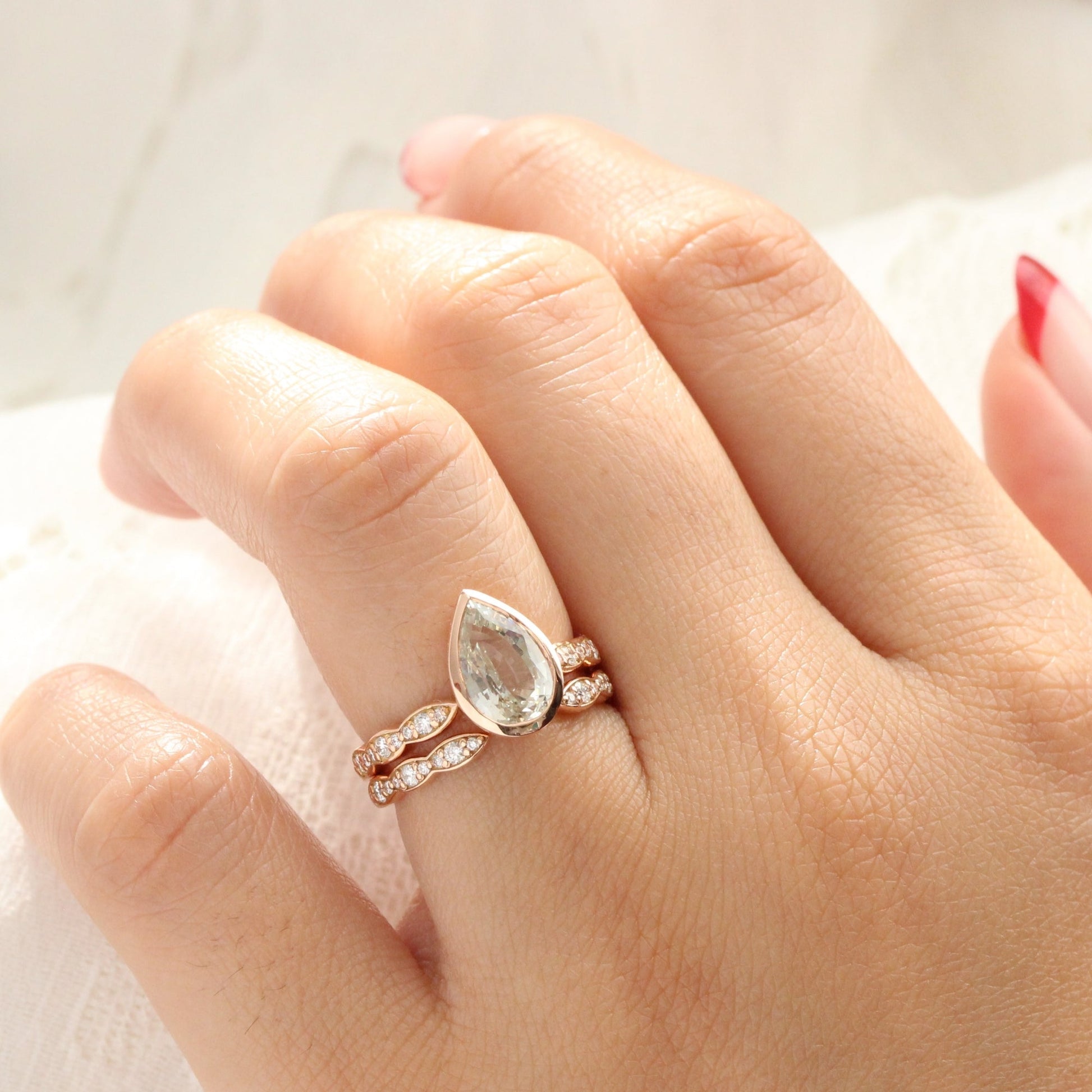 2.96 Ct Pastel Sea-foam Green Sapphire Ring in 14k Rose Gold Bezel Scalloped Diamond, Size 6.25