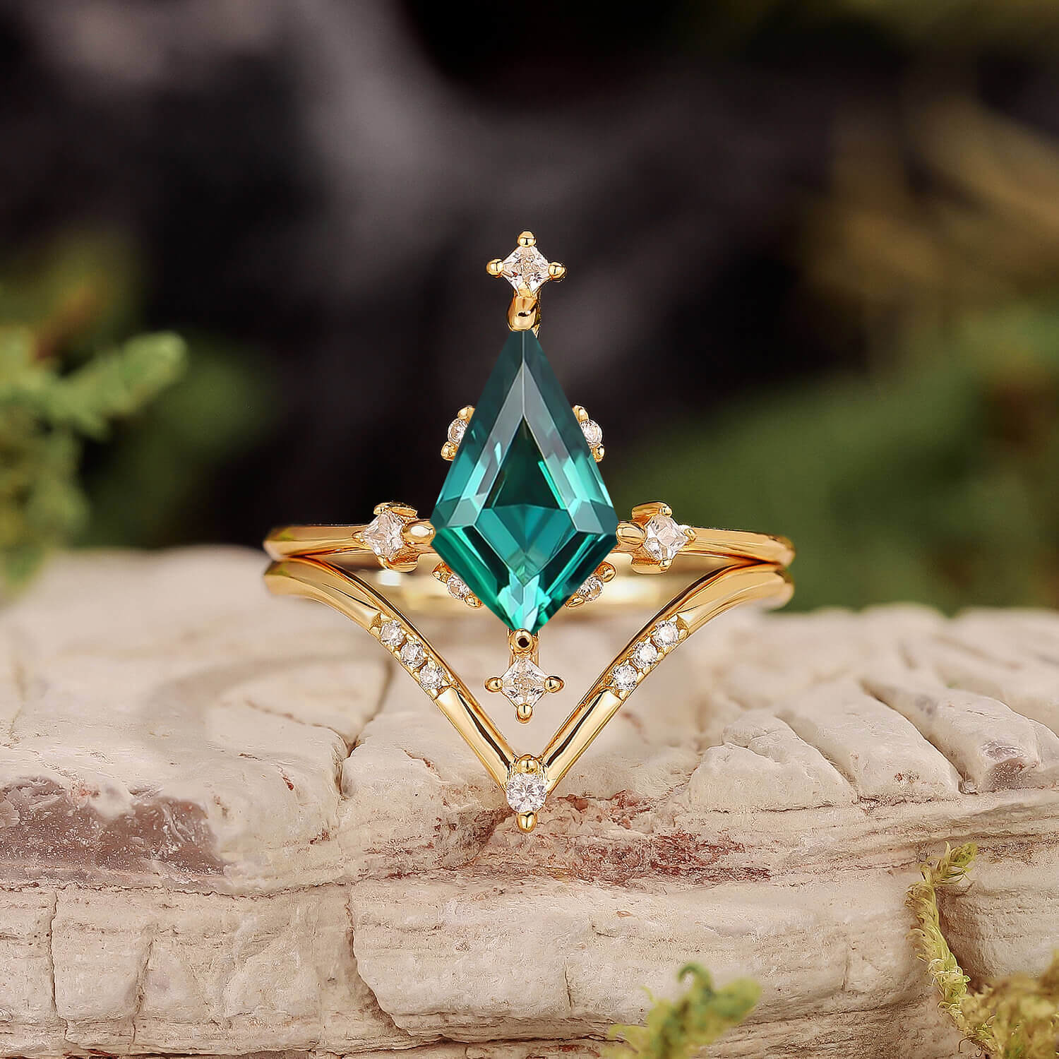 Nature Inspired Kite Cut Moss Agate Engagement Ring Set