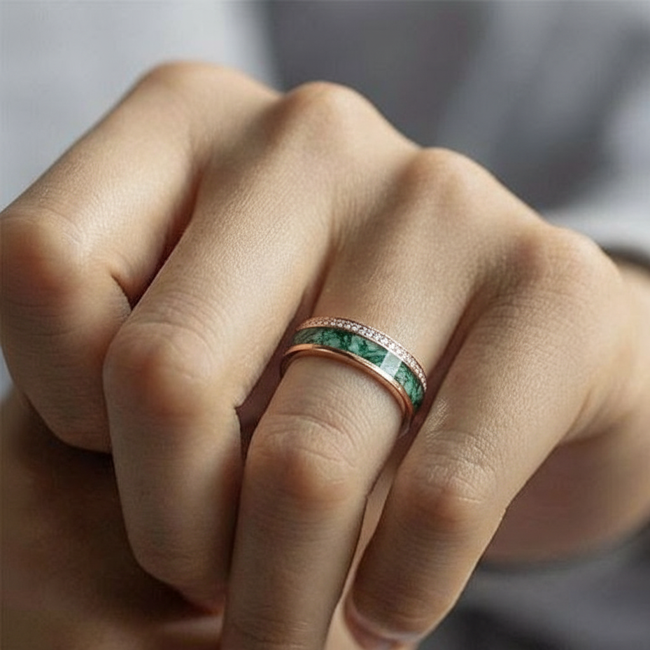 The Twin Rivers Band | Half-Bezel Horizon of Moss & Moissanite