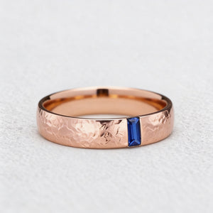 The Azure Signet | Men‘s Baguette Sapphire Band