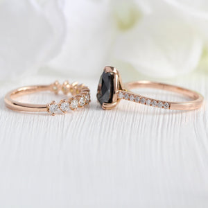 Grace Solitaire Black Diamond Ring Set w/ Pear Diamond and 4 Prong Wedding Band