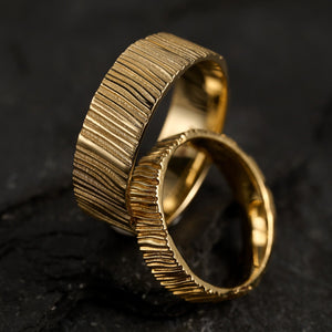 The Organic Grain Wide | Hand-Carved Wood Texture Wedding Band