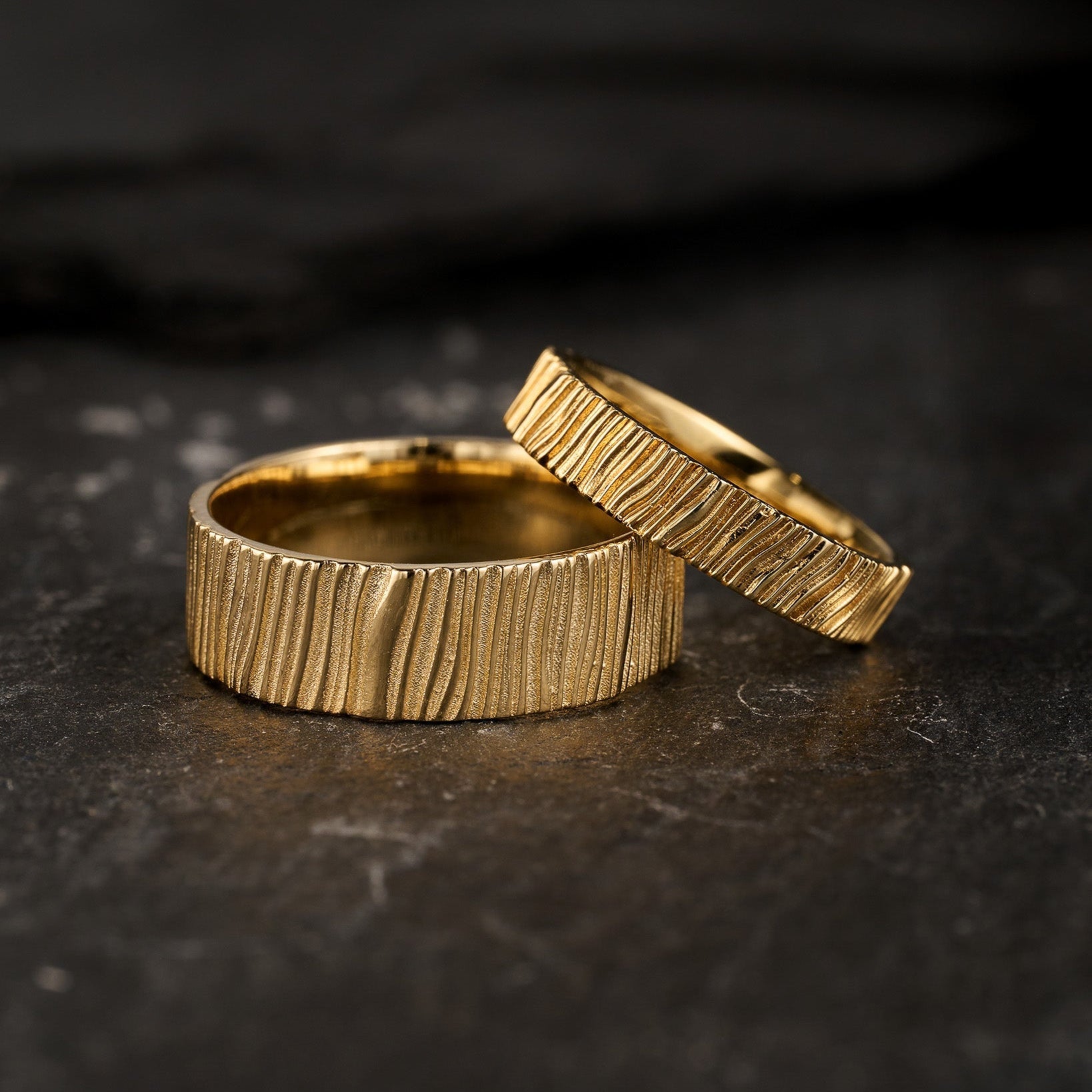 The Organic Grain Wide | Hand-Carved Wood Texture Wedding Band