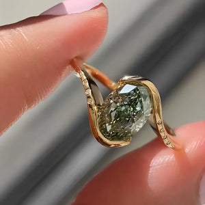 Oval Cut Vintage Style 4CT Green Gemstone Ring